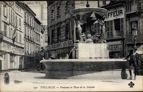 Ak Toulouse Haute Garonne, Fontaine et Place de la Trinite