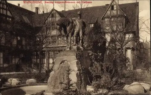 Ak Wolfenbüttel in Niedersachsen, Herzog Adolf Brunnen imt Rathaus