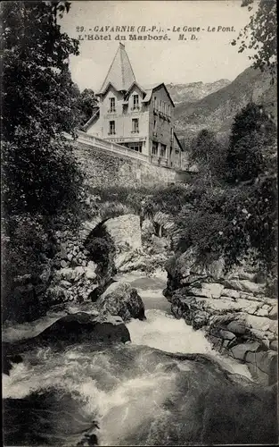 Ak Gavarnie Hautes Pyrénées, La Gave, Le Pont, L'Hotel du Marbore