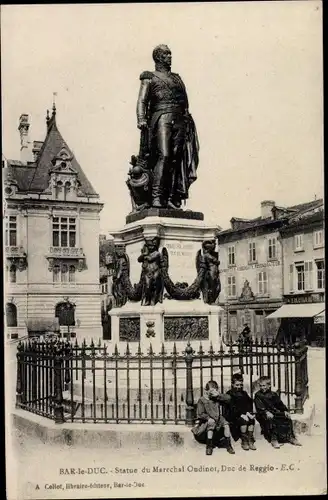 Ak Bar le Duc Meuse, Statue du Marechal Oudinot, Duc de Reggio