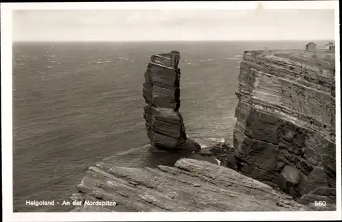 Ak Nordseeinsel Helgoland, Lange Anna, an der Nordspitze, Meerblick