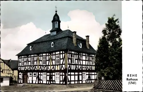 Ak Rehe Rennerod im Westerwald, Rathaus von 1741, Fachwerk