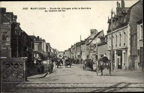 Ak Montluçon Allier, Routes de Limoges pres la Barriere du Chemin de Fer