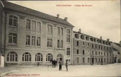 Ak Neufchâteau Lothringen Vosges, College des Garcons