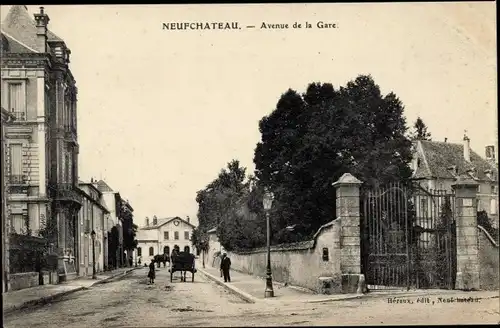 Ak Neufchâteau Lothringen Vosges, Avenue de la Gare