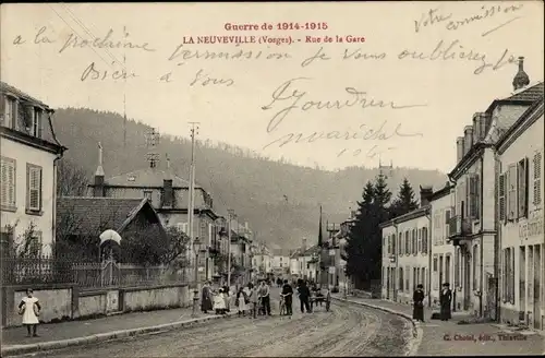 Ak La Neuveville Lothringen Vosges, Rue de la Gare