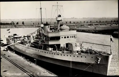 Ak Niederländisches Kriegsschiff, Mijnenlegger Willem v.d. Zaan, im Hafen