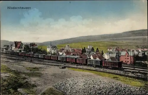 Ak Niedernhausen im Taunus Hessen, Blick auf den Ort, Bahnhof, Gleisseite