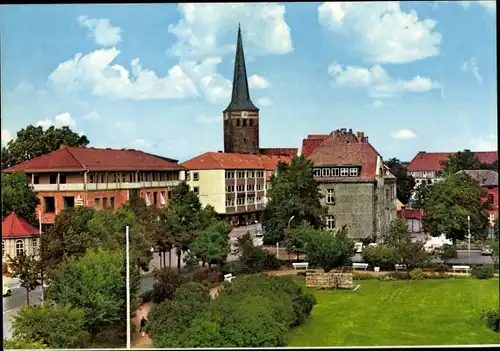 Ak Uelzen in Niedersachsen, Teilansicht mit Kirche