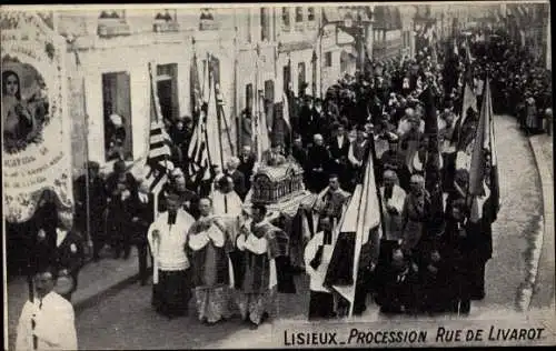 Ak Lisieux Calvados, Procession, Rue de Livarot