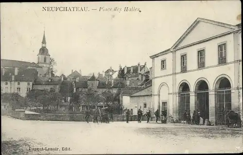 Ak Neufchâteau Lothringen Vosges, Place des Halles