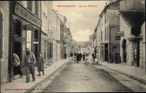 Ak Neufchâteau Lothringen Vosges, Rue de l'Hopital, Coiffeur