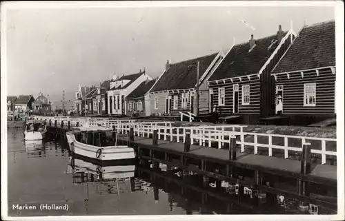 Ak Marken Nordholland Niederlande, Partie am Hafen, Häuser, Boote