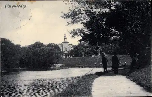 Ak 's Gravenhage Den Haag Südholland, Partie am Teich, Straße