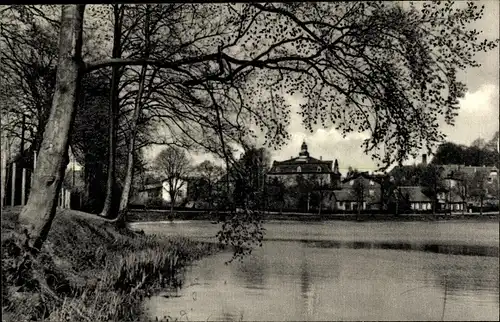 Ak Reinfeld in Schleswig Holstein, Blick auf das Rathaus, Neuhöfer Teich