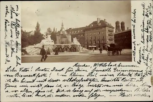 Foto Ak München, Wittelsbacher Brunnen, Frauenkirche