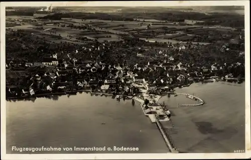 Ak Immenstaad am Bodensee, Gesamtansicht, Fliegeraufnahme