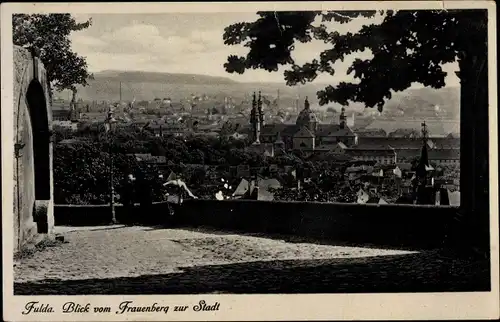 Ak Fulda in Osthessen, Blick vom Frauenberg zur Stadt, Dom