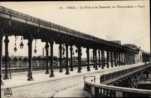Ak Paris XVI. Arrondissement Passy, Le Pont, La Passerelle du Metropolitain