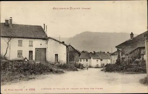 Ak Celles sur Plaine Lothringen Vosges, L'Entree du Village en venant de Raon sur Plaine