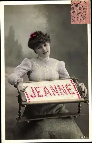 Buchstaben Ak Frauenname Jeanne, Frau mit Stickrahmen