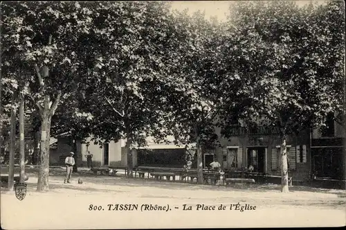 Ak Tassin la Demi Lune Rhône, la Place de l'Église