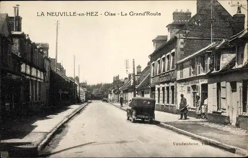 Ak La Neuville en Hez Oise, la Grande Route, Automobil