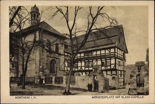 Ak Northeim in Niedersachsen, Münsterplatz, Blasii-Kapelle