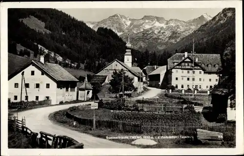 Ak Tweng im Lungau in Salzburg, Ortsansicht, Berge, Häuser, Kirche