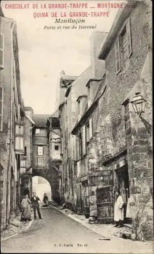 Ak Montluçon Allier, Porte et rue du Doyenne