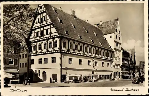 Ak Nördlingen in Schwaben, Brot- und Tanzhaus, Marktplatz