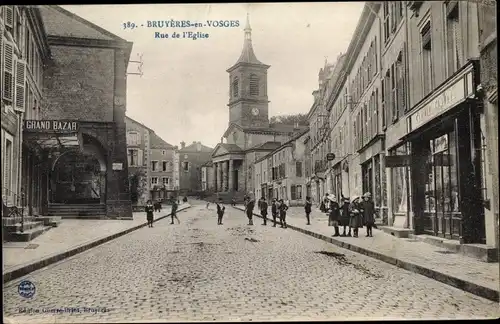 Ak Bruyères Vosges, Rue de l'Eglise, Grand Bazar