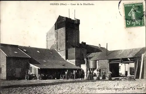 Ak Ognes Oise, Cour de la Distillerie