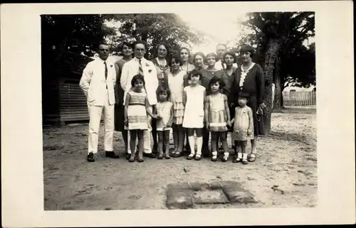 Foto Ak Martinique, Gruppenbild, Familienbild, Kinder