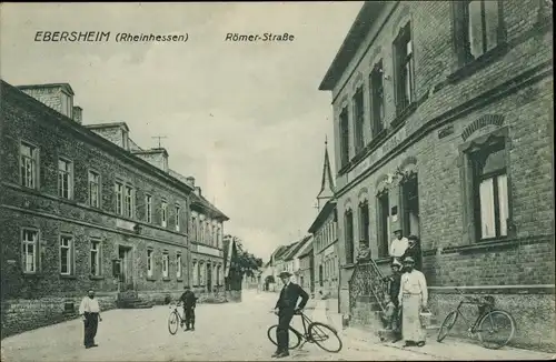 Ak Ebersheim Mainz in Rheinland Pfalz, Römerstraße, Fahrradfahrer