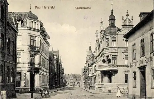 Ak Bad Hersfeld in Hessen, Blick in die Kaiserstraße, Gasthof zur Sonne