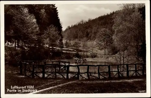 Ak Vöhl am Edersee Hessen, Partie im Stadtpark