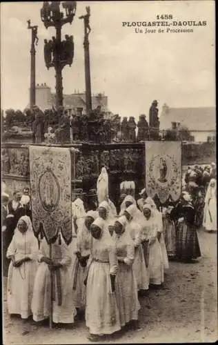 Ak Plougastel Daoulas Finistère, Un Jour de Procession