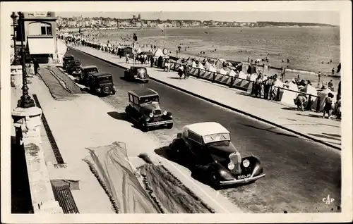 Ak Les Sables d'Olonne Vendée, La Plage, Le Remblai