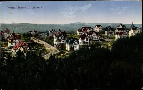 Ak Jocketa Pöhl Vogtland, Blick über den Wald zum Ort