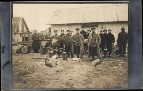 Foto Ak Deutsche Soldaten in Uniformen, Gruppenaufnahme, I WK