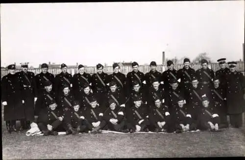 Foto Ak Soldaten in Uniformen, Gruppenaufnahme