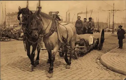 Ak Antwerpen Anvers Flandern, Chevaux de Corporations, Arbeitspferde, Fuhre, Weinfässer, Arbeiter