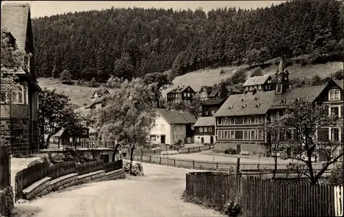 Ak Haselbach Sonneberg in Thüringen, am Schulplatz