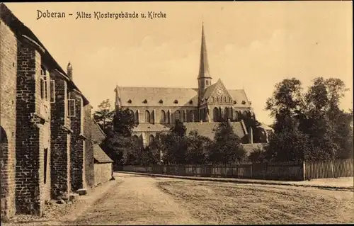 Ak Bad Doberan Mecklenburg, Altes Klostergebäude u. Kirche