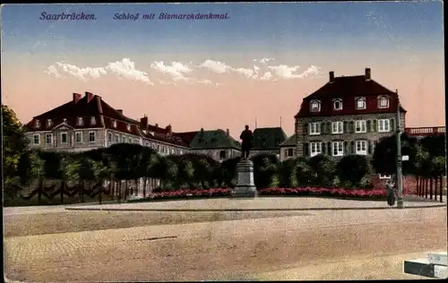 Ak Saarbrücken im Saarland, Schloss mit Bismarckdenkmal