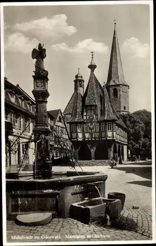 Ak Michelstadt im Odenwald Hessen, Marktplatz mit Rathaus, Brunnen