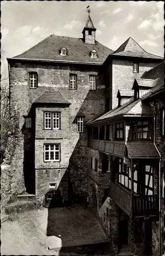 Ak Freusburg Kirchen an der Sieg, Burghof, Jugendburg