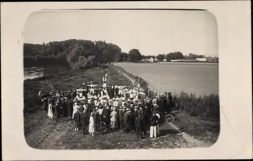 Foto Ak Menschengruppe, Turner, menschliche Pyramide