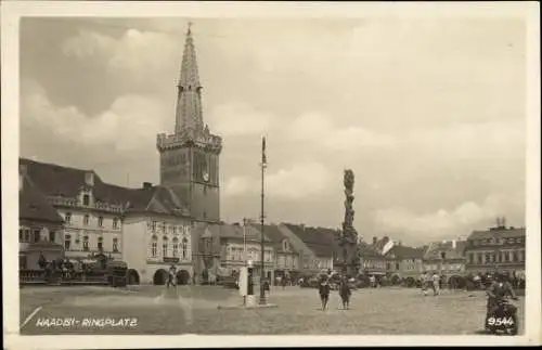 Foto Ak Kadaň Kaaden Region Aussig, Ringplatz, Denkmal